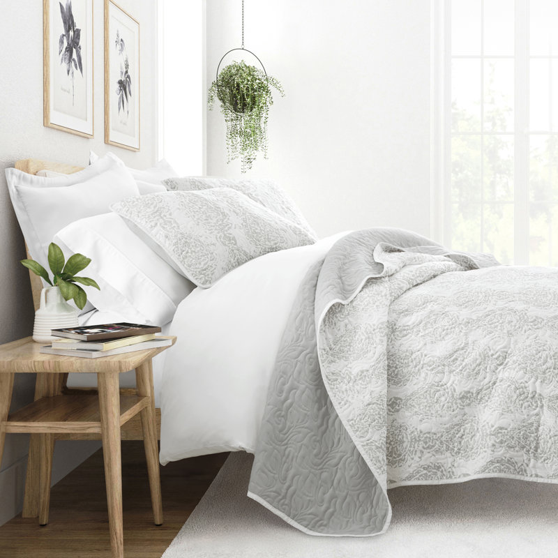 Becky Cameron Damask Quilt, Light Gray, Twin Quilt + 1 Standard Sham