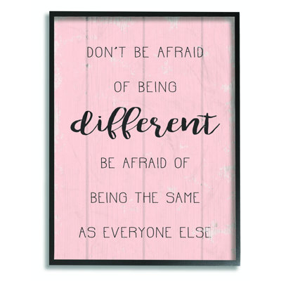 «Don't Be Afayez Pink Wood Texture Inspirational Word Design», art textuel