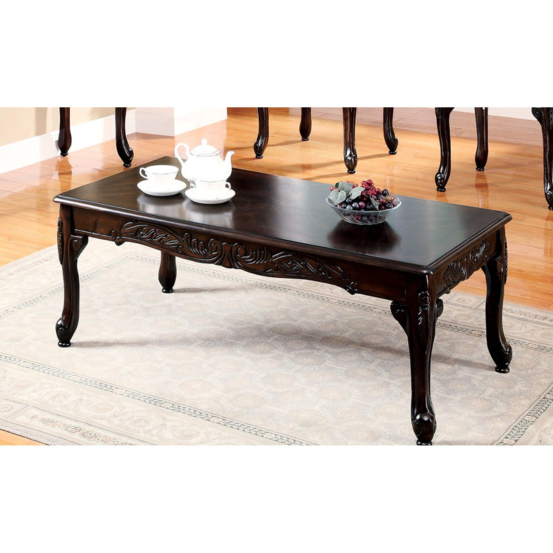 Table basse 3 pièces en bois massif de couleur cerisier foncé avec pieds et détails complexes, 1 2 tables de bout pour la conception de l'espace de vie