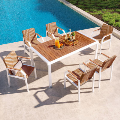 Ensemble de table de salle à manger 7 pièces, ensemble de meubles d'extérieur en osier de 6 chaises, rotin tissé deux tons, plateau de table en bois d'acacia, ensemble de salle à manger d'extérieur pour la cour et le jardin