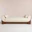 Banc rembourré blanc-438718189