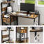 Bureau d'ordinateur brun avec station de charge et étagère, alignement réversible, construction, éclairage DEL, ports, crochet pour casque, prise électrique supplémentaire, rangement, configuration, qualité de fabrication.