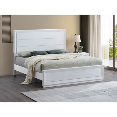 Lit double (matelas non inclus), sommier nécessaire