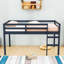 Lit mezzanine simple en bois avec échelle-634791088