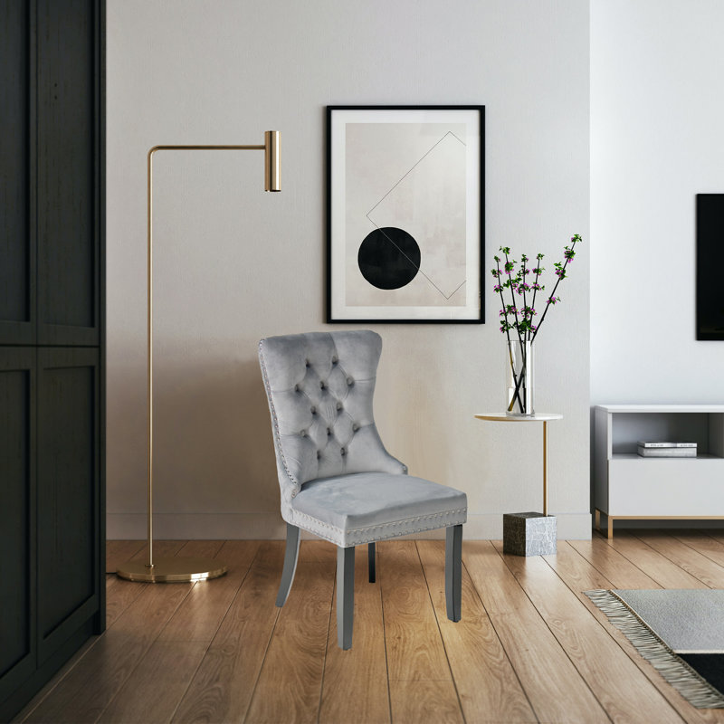 Chaise en velours à dossier matelassé, gris