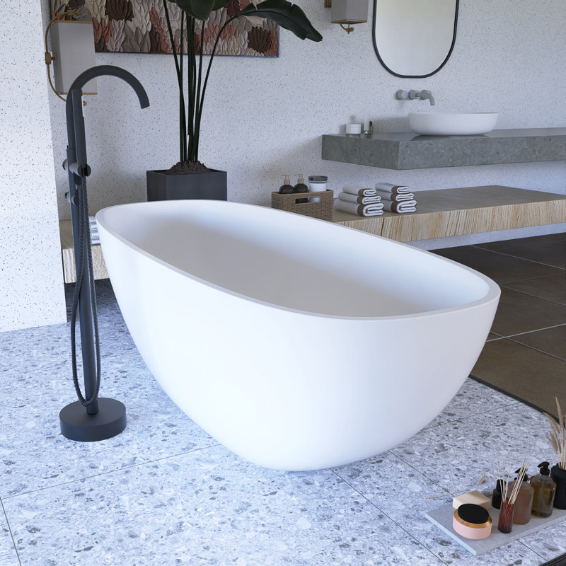 Baignoire de trempage autoportante à surface solide de 67 po en blanc mat