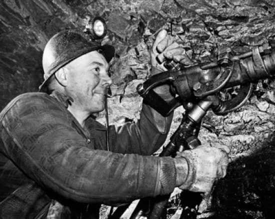 Posterazzi Miner Using A Jackhammer - Unframed Photograph