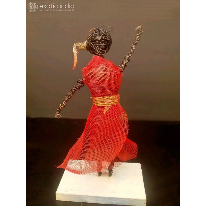 People Figurines & Sculptures