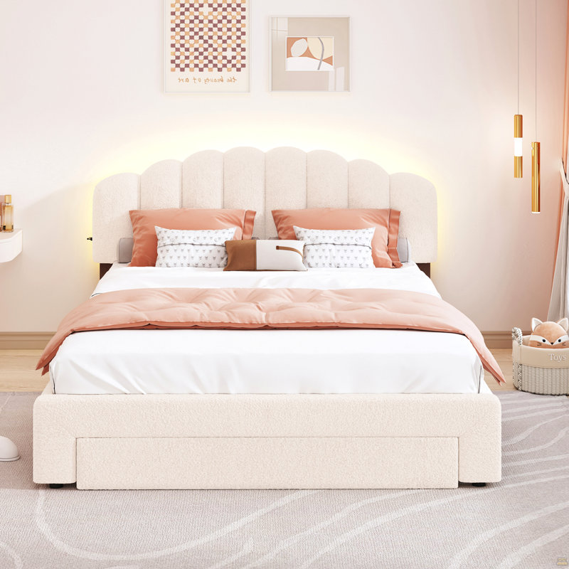 Grand lit plateforme tapissier Teddy