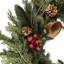 Couronne de Noël rustique artificielle 28 po avec pommes de pin en forme de pin et baies rouges pour porte d'entrée 28 po Real Touch