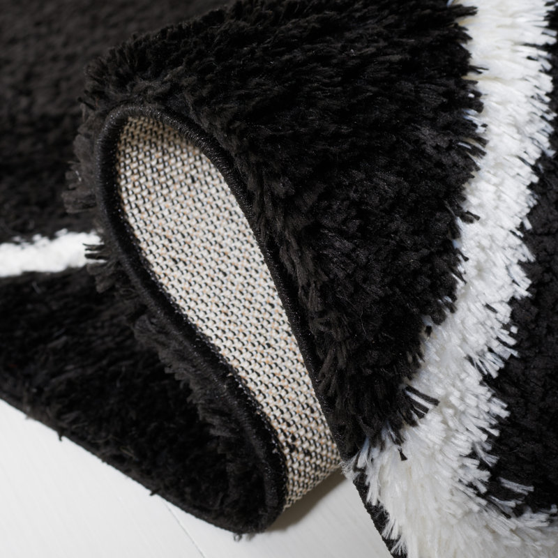 Tapis noir et blanc à motif géométrique, Rectangle 4 pi x 6 pi