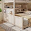 Lit simple superposé au-dessus de grand lit simple avec tablettes intégrées, lumières à changement de couleur et panneau perforé, beige
