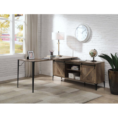 Bureau d'écriture en L avec rangement pour porte de grange coulissante et gestion des câbles