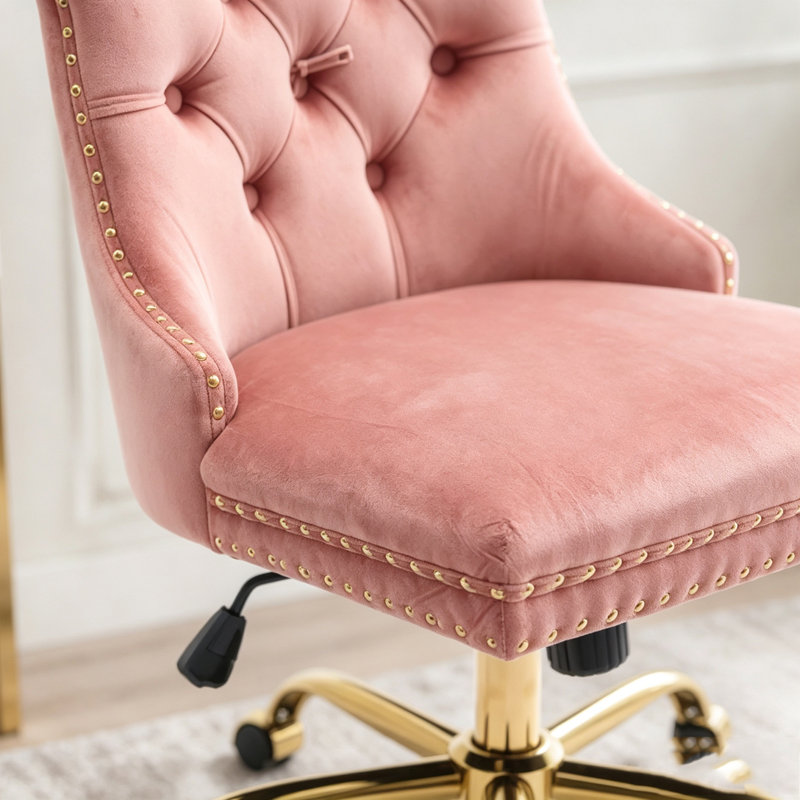 Chaise de bureau en velours de luxe avec base dorée et capitonnage à losanges, Rose