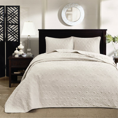 Cream Twin Reversible Bedspread - Oversized For An Optimal Look Pre-Washed Cotton Fill Comprises & 2 Shams Captivating Quilt Design With Cozy Includes Wonderful