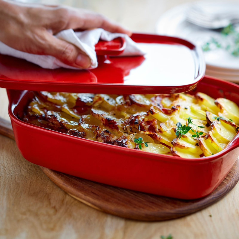 Burgundy Lid For Baking Dish The Right Dish 9653