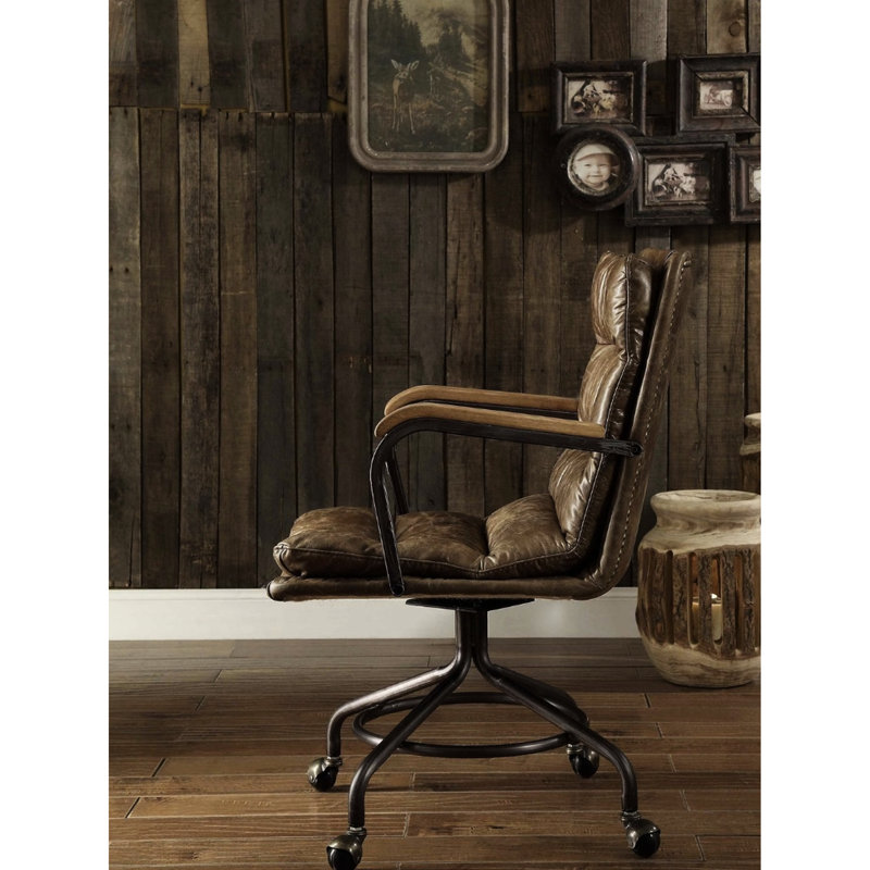 Chaise de bureau en cuir avec touche rétro - dossier haut, base en métal, bureau brun confortable fixe, lisse