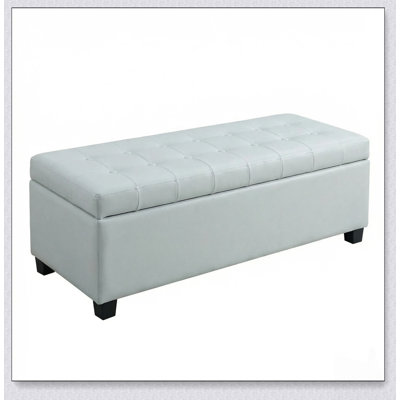 Banc de rangement spacieux avec repose-pieds avec couvercle facile, pieds en bois durables et tissu en polyester doux pour une utilisation polyvalente dans les vestibules et les chambres à coucher.