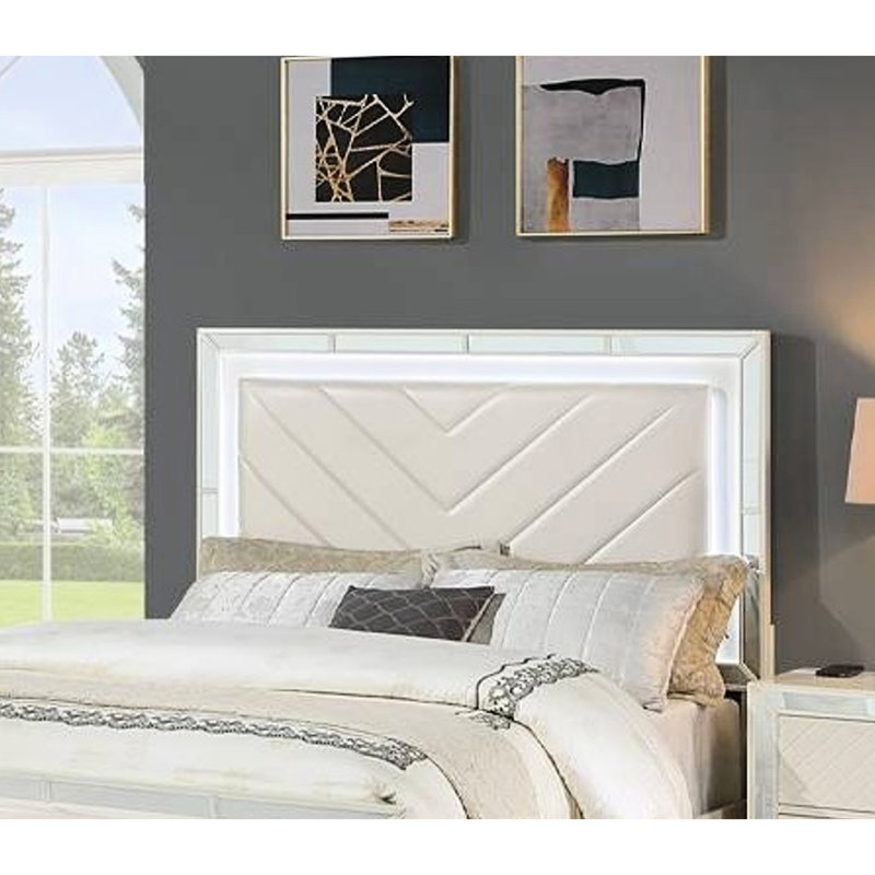 Lit très grand contemporain avec lumières à DEL et similicuir triangulaire crème pour une chambre à coucher moderne