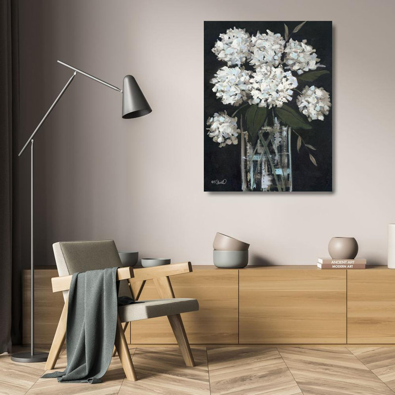 «Red Barrel Studio® Sherrill», galerie d'art sur toile tendue par Kate, White Hydrangeas I, H 24 po x l 19 po
