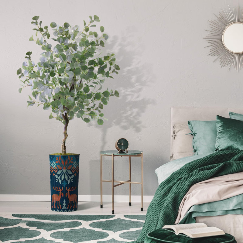 Arbre artificiel dans un pot de fleurs moderne, faux arbre en soie d'eucalyptus (décoration en pot et arbre)