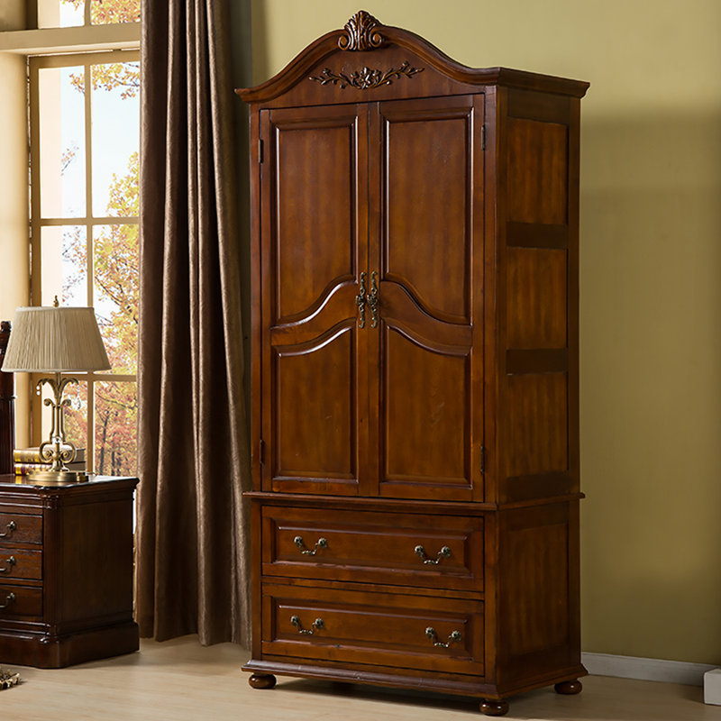 Petite armoire en merisier de style américain