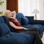Fauteuil rembourré en velours avec accoudoirs et 1 coussin-665393936
