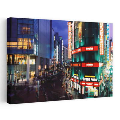 Bâtiments illuminés la nuit, quartier de Shinjuku, préfet de Tokyo, région de Kanto, Japon, architecture moderne abstraite, art urbain