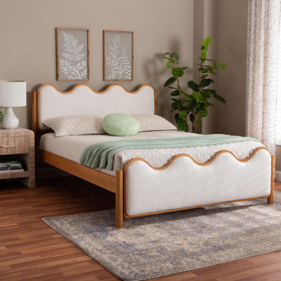 Lit plateforme grand Chickerell Studio Lilia Mid-Century