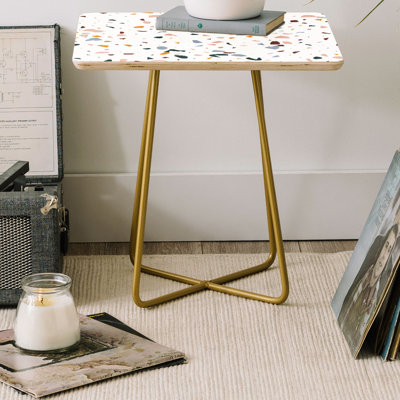 Table de bout à pieds croisés