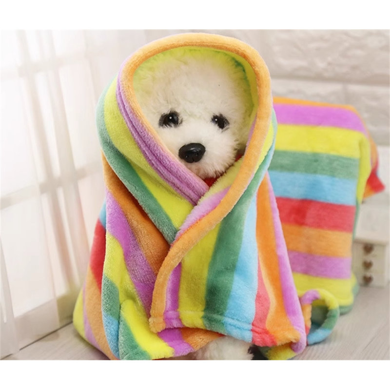 Couverture pour animaux Rainbow, L 21,65 po x L 27,55 po