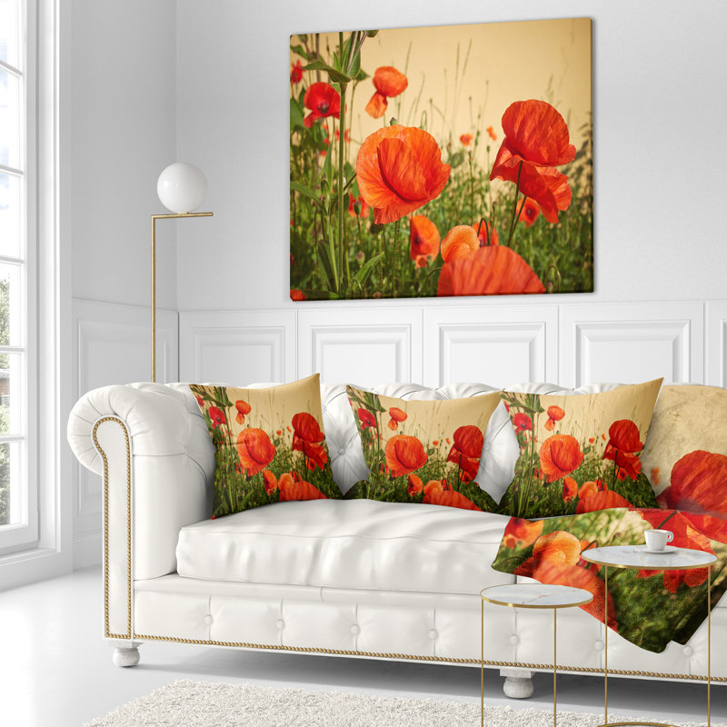 Champ de fleurs de coquelicots rouges colorés - coussin imprimé floral, 18 po x 18 po, Coussin décoratif