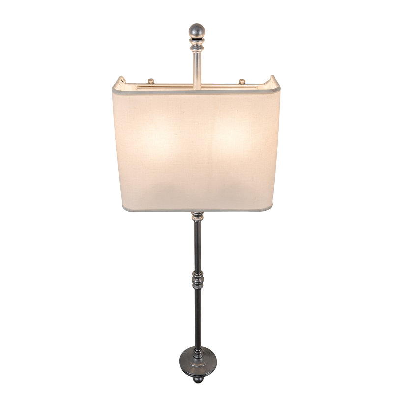 Muirfield 2 - Light Wallchiere