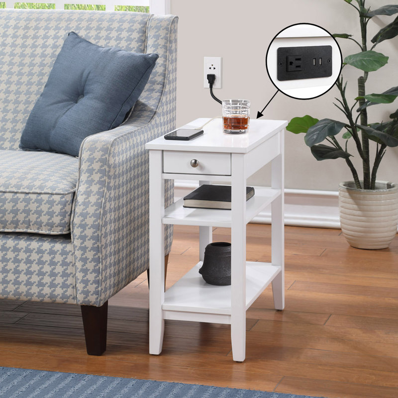 Table de bout à 1 tiroir H 24 po avec prises intégrées Carbin, Blanc