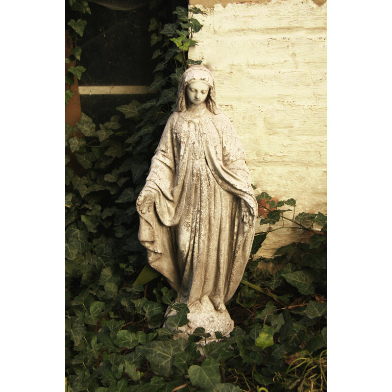Statue Ratchford Mary