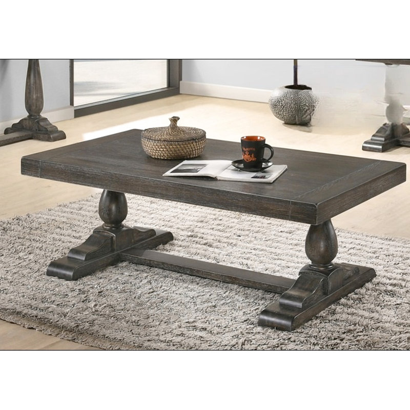 Table basse 52 po en bois massif gris transitionnel rectangulaire, surface vieillie, autoportante, rehausse l'esthétique de l'espace de vie principal, base en forme de H, assemblage simple pour une pièce confortable
