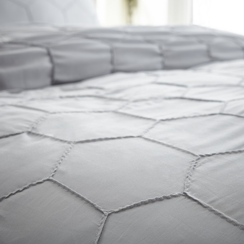 Honeycomb Pinch Duvet Cover Set, 200 x 200cm Duvet Cover + 2 Standard Pillowcases