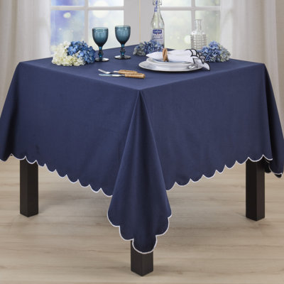 Nappe Scalloped Edge