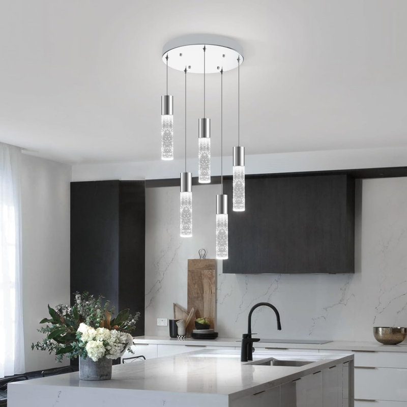 Luminaire suspendu linéaire à DEL à intensité variable chromé et cristal bullé