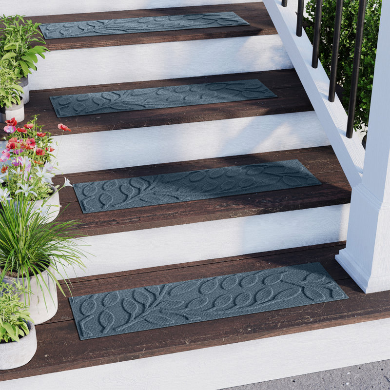 Ensemble de 4 marches d'escalier d'extérieur WaterHog® Brittney Leaf 8,5 po x 30 po, Bordeaux
