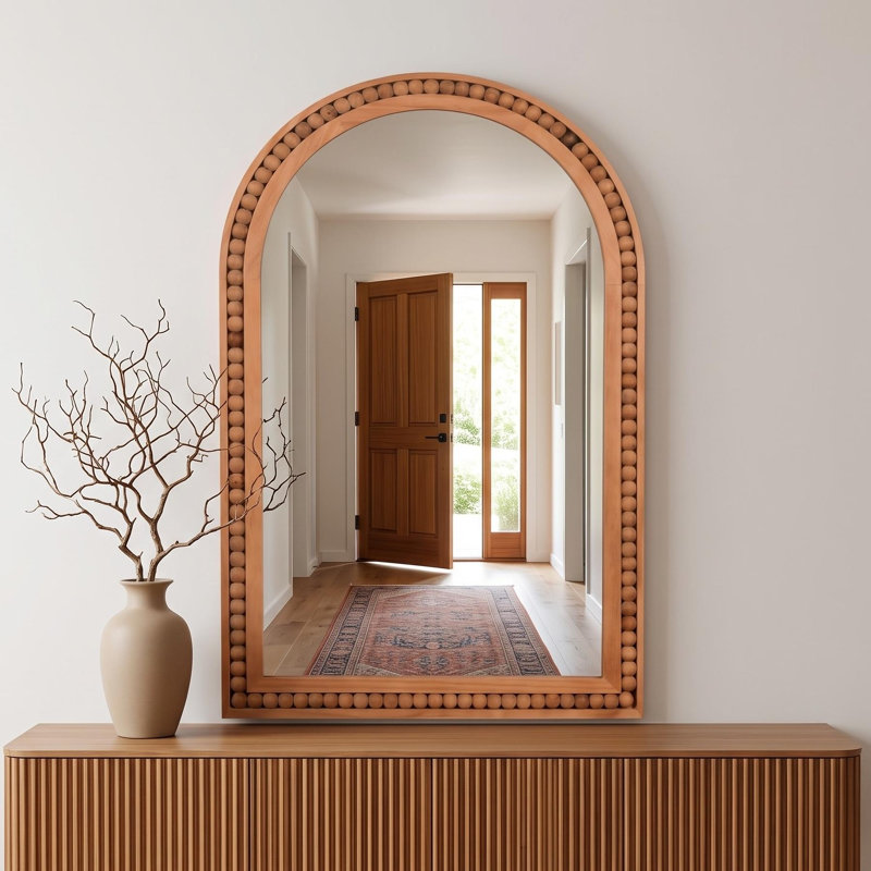 Miroir mural arqué en bois massif avec cadre perlé, 24 po x 36 po, Brun jaunâtre