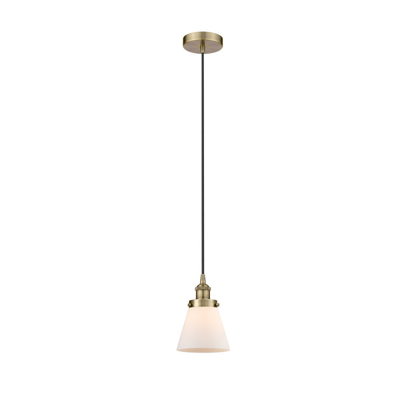Mini-luminaire suspendu 1 lumière Cone, Laiton, Blanc, H 9,5 po x l 6,25 po x P 6,25 po