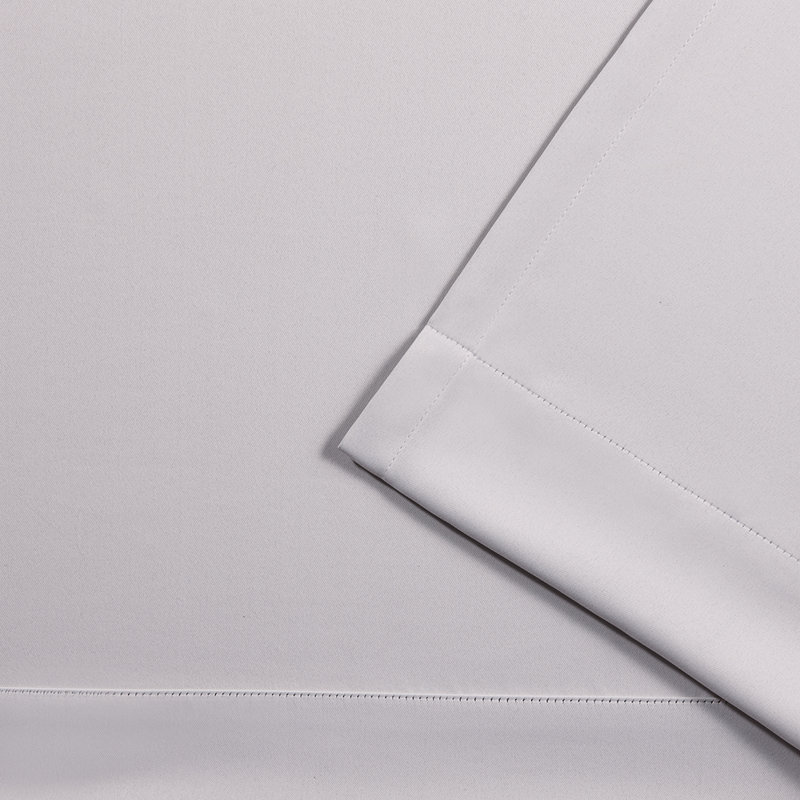Paire de rideaux obscurcissant et isolant avec œillets Mcmanus, L 52 po x L 96 po, Argent