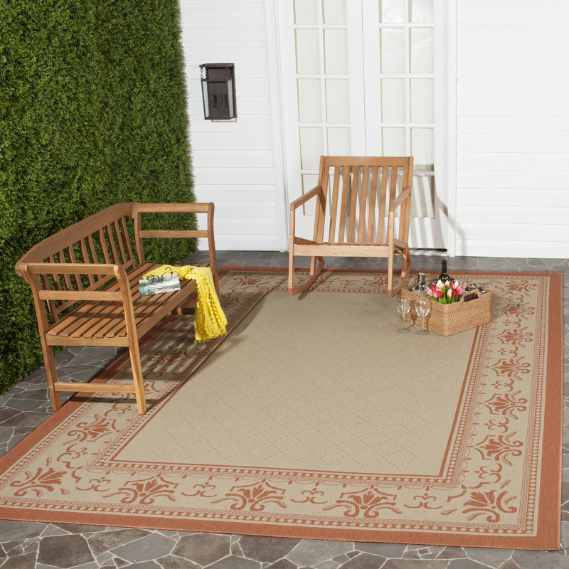 Tapis intérieur / extérieur brun clair / rouge Arneshia, Rectangle 6 pi 7 po x 9 pi 6 po