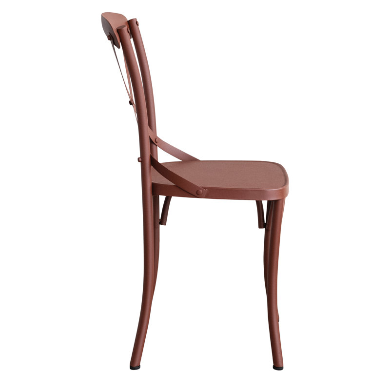 Chaise en métal à dossier croisé