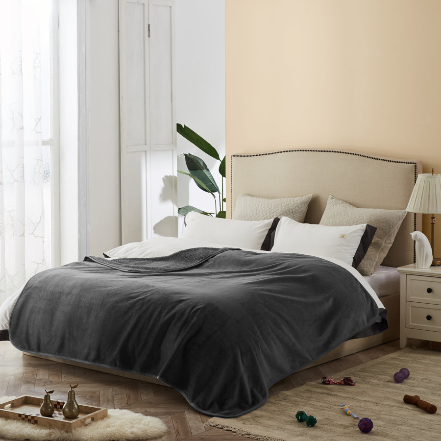 Premium Waterproof Reversible Polyester Blanket