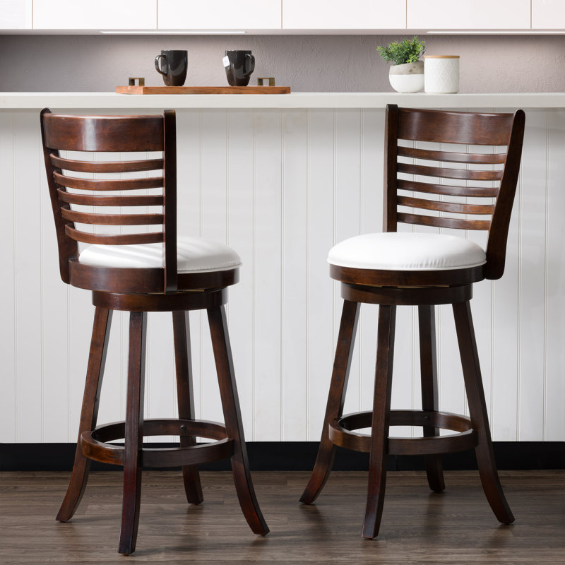 Tabouret pivotant rembourré avec structure en bois massif Leakey, Tabouret de bar (siège d'une hauteur de 29 po), Blanc