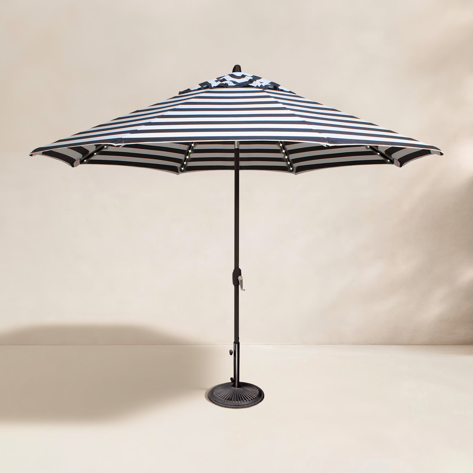 Bigelow 132'' Outdoor Umbrella with lights, Black