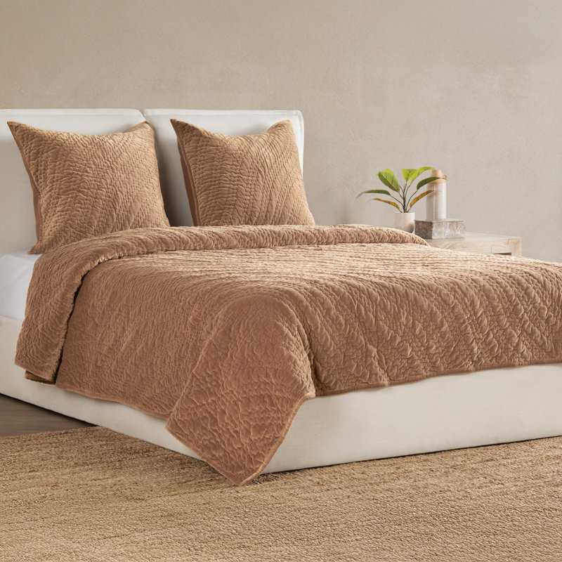 Elms Bedspread Set