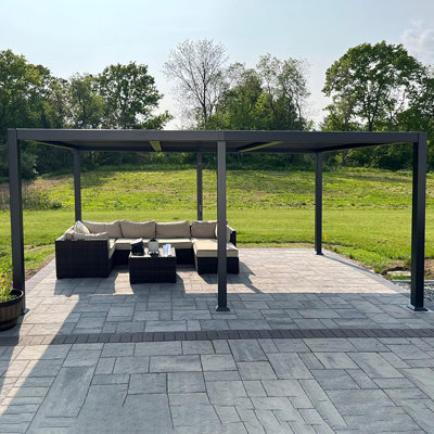 Pergola à persiennes en aluminium